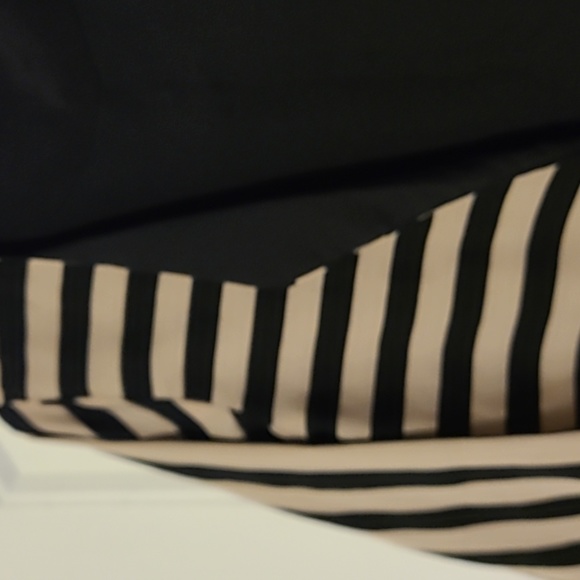 Reversible, Silky & Light Striped Blazer - Picture 6 of 7